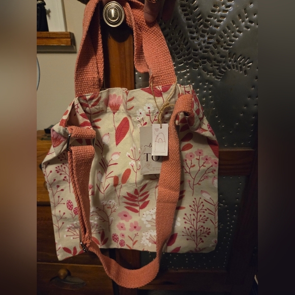 Lily White Pink and Orange Floral Tote Bag NWT - Picture 1 of 6